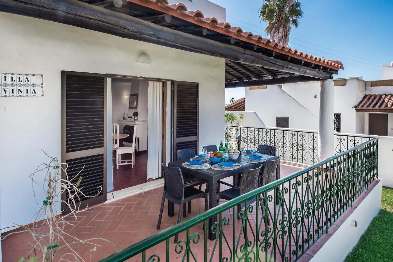 Villa Íris Gale  0*, Gale (Albufeira)